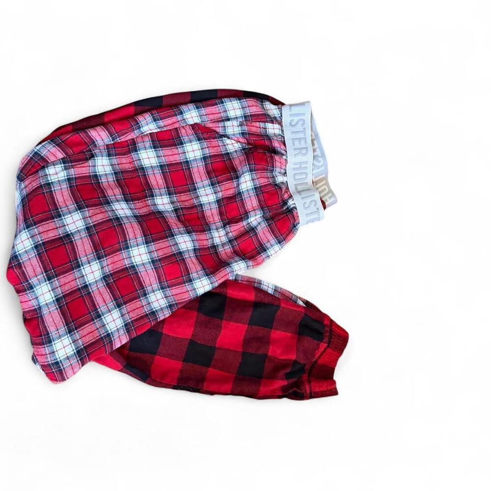 Hollister Red and black plaid flannel sweatpants #loungewear #holiday